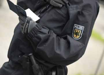 德国移民，到底外国人需不需要携带身份证件？