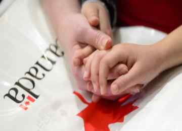 加拿大移民,为什么2026年加拿大配偶团聚移民难度上升?类别、流程、风险一次讲清